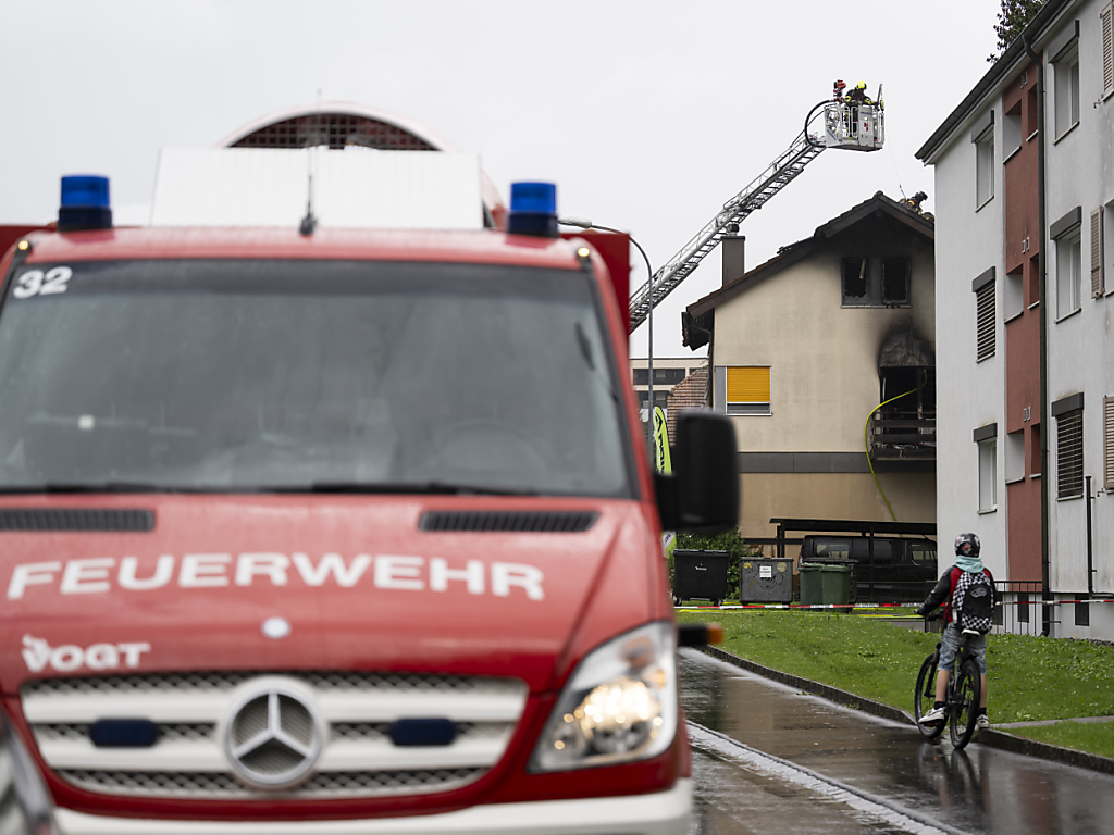 Neo Mein Radio Zwei Verletzte Nach Brand In M Nsinger Mehrfamilienhaus